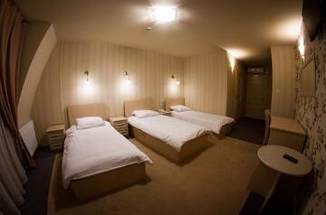 Фото номера Трехместный номер Отель Hotel Regent г. Pawłów 4